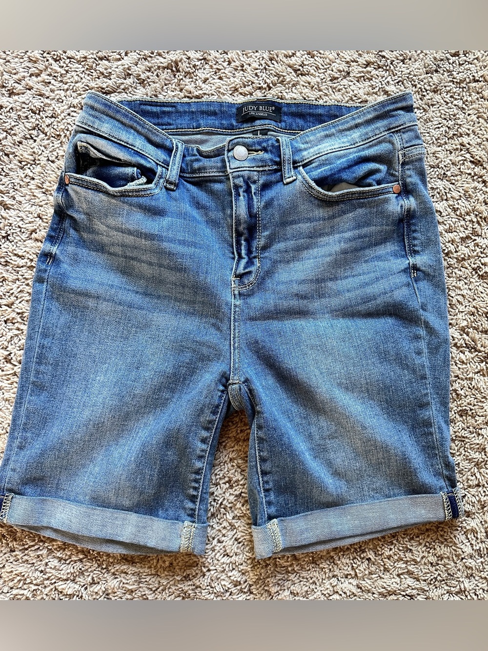 Judy Blue Bermuda Shorts Women’s Large Light Wash High Rise Cuffed Stretch Denim